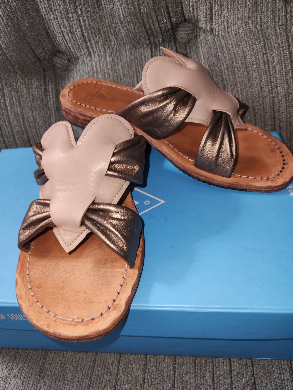🍉John Fluevog Rivers Heart Tambo Slide Sandals With Box - Picture 6 of 7